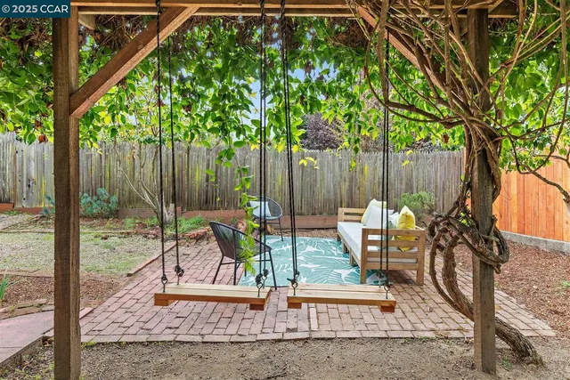 $899,000 | 978 Peralta Avenue, Albany, CA 94706