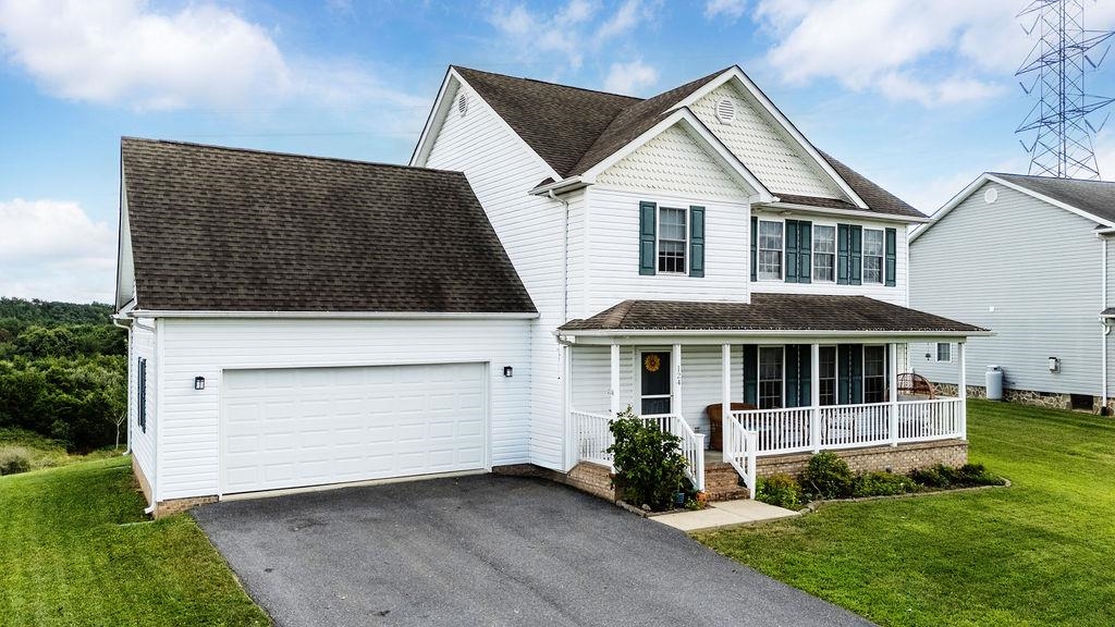 124 Wexford Street Staunton, VA 24401 - Photo 2 of 31 a front view of a house with a yard
