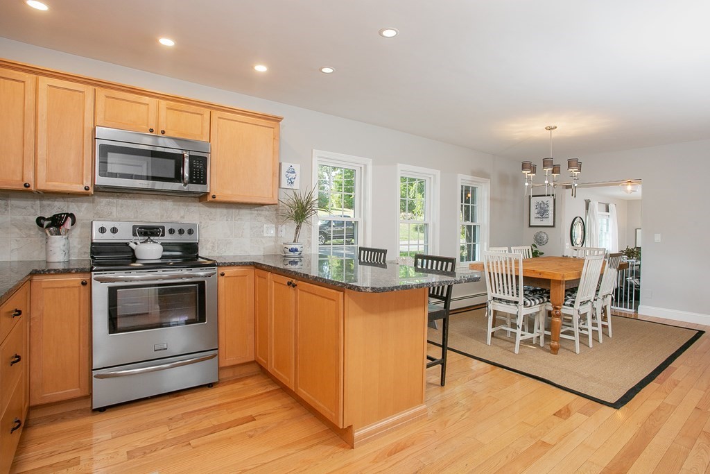 103 County Road Reading, MA 01867 - Photo 27 of 39 Gallery Image 27