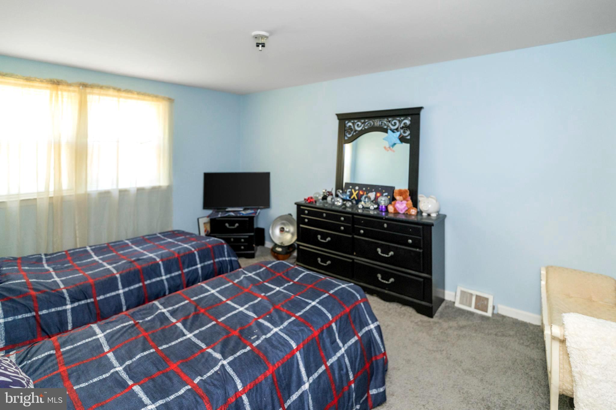 11742 Colman Road Philadelphia, PA 19154 - Photo 9 of 13 Gallery Image 9