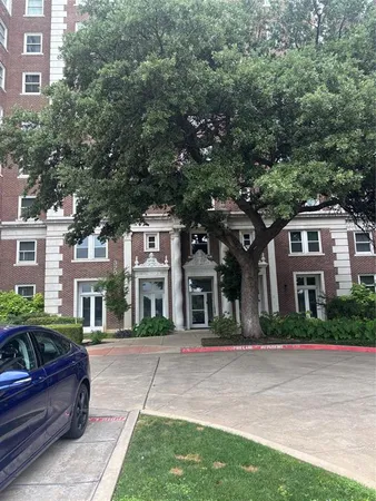 $1,850 | 329 East Colorado Boulevard, Unit 404, Dallas, TX 75203