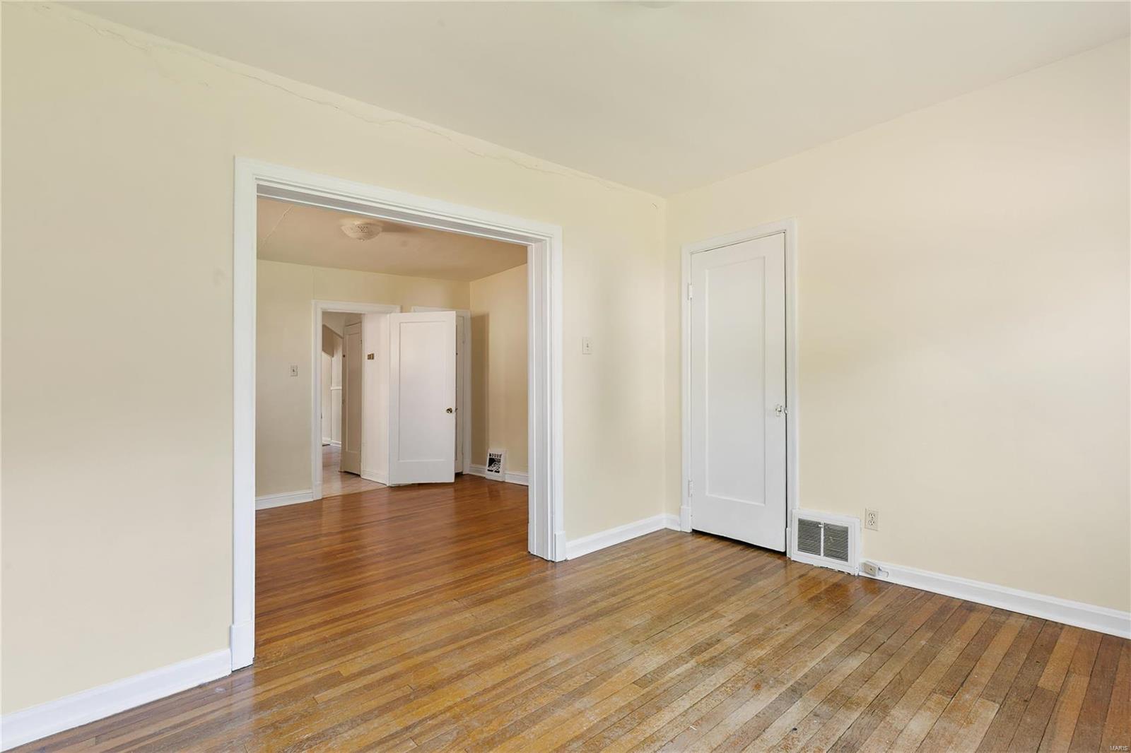 5504 Heege Road St. Louis, MO 63123 - Photo 13 of 19 Gallery Image 13