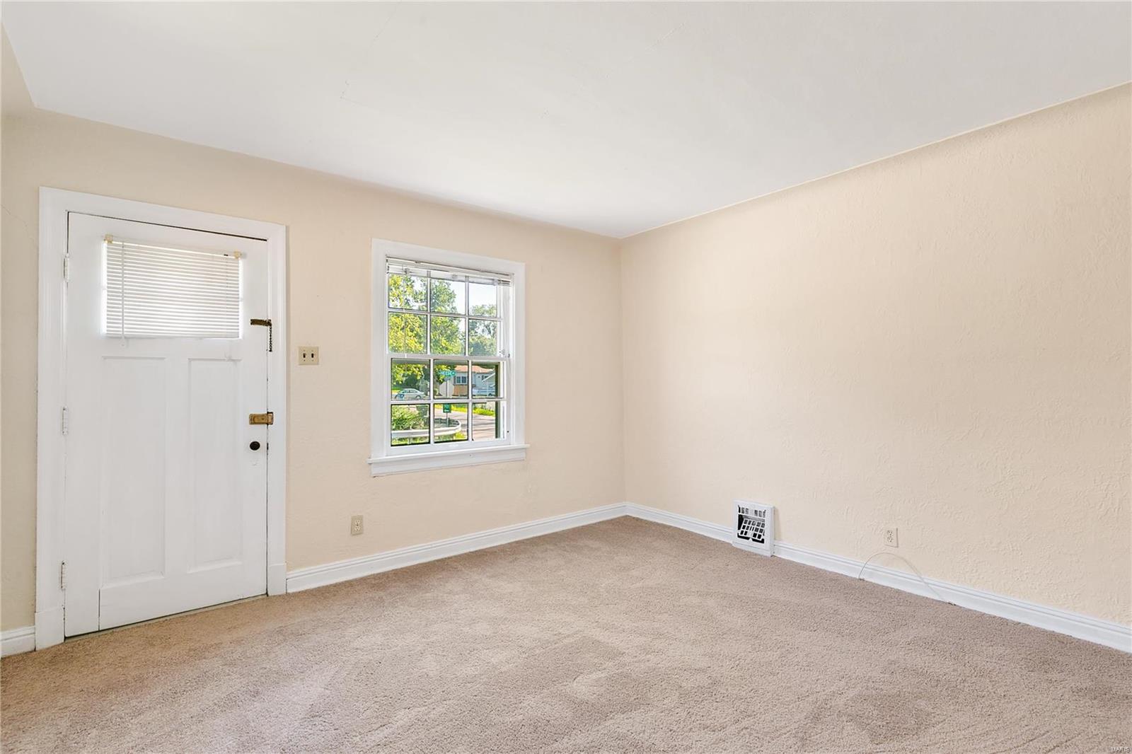 5504 Heege Road St. Louis, MO 63123 - Photo 5 of 19 Gallery Image 5