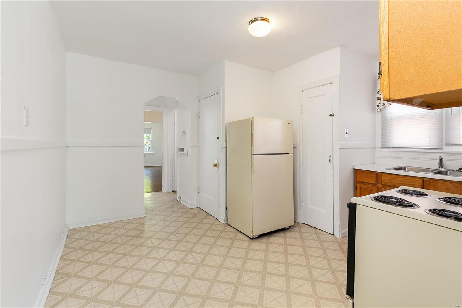 5504 Heege Road St. Louis, MO 63123 - Photo 7 of 19 Gallery Image 7