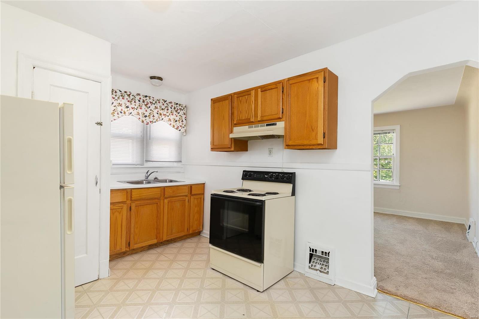 5504 Heege Road St. Louis, MO 63123 - Photo 9 of 19 Gallery Image 9