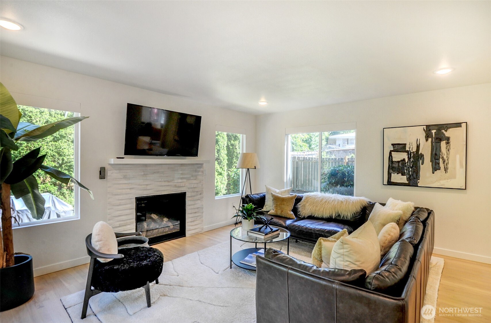 1622 Monroe Avenue Northeast Renton, WA 98056 - Photo 4 of 40