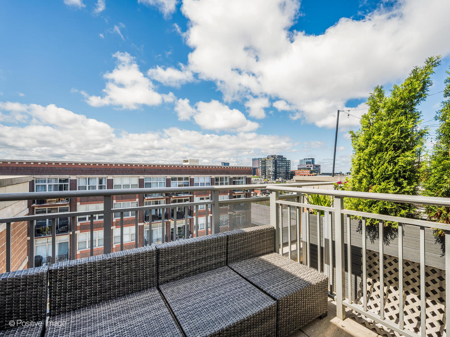 111 South Morgan Street, Unit 905 Chicago, IL 60607 - Photo 5 of 23 Gallery Image 5