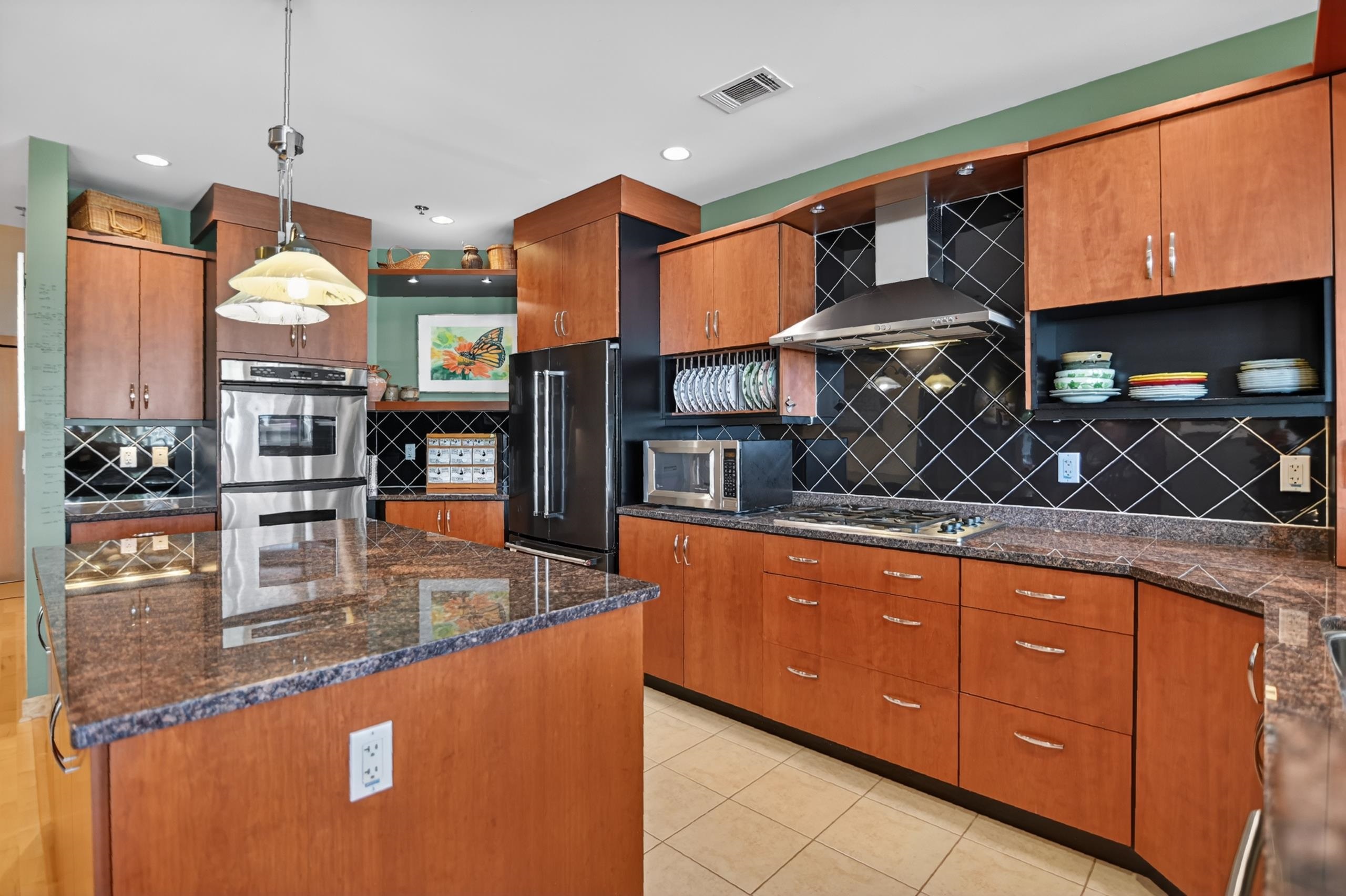 125 North Hamilton Street, Unit 806 Madison, WI 53703 - Photo 22 of 50