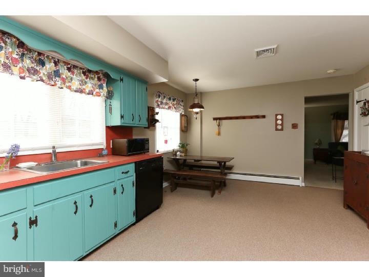 1594 County Line Road Huntingdon Valley, PA 19006 - Photo 11 of 25 Kitchen