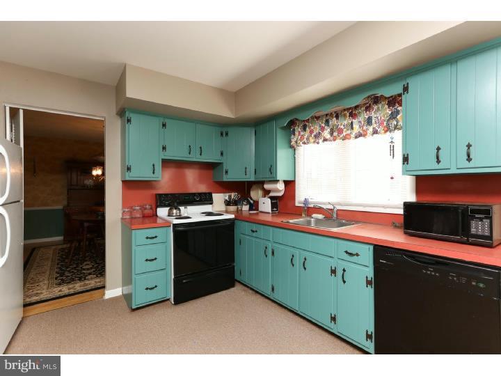1594 County Line Road Huntingdon Valley, PA 19006 - Photo 10 of 25 Kitchen