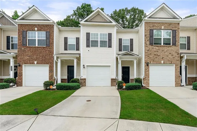 $2,100 | 3295 Estes Drive, Atlanta, GA 30349