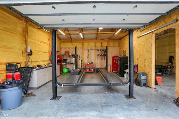 $795,000 | 1947 West 1100 North, Knightstown, IN 46148