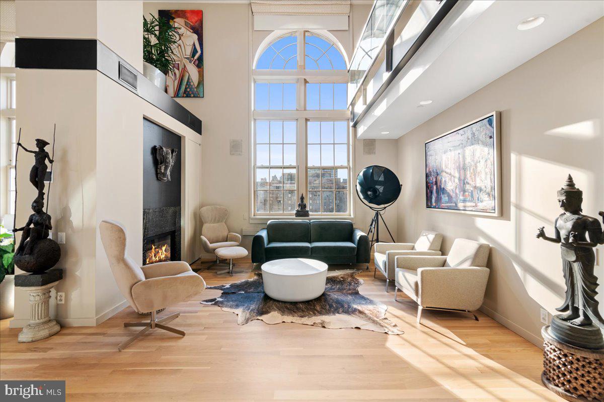 Living Area/Sitting Room