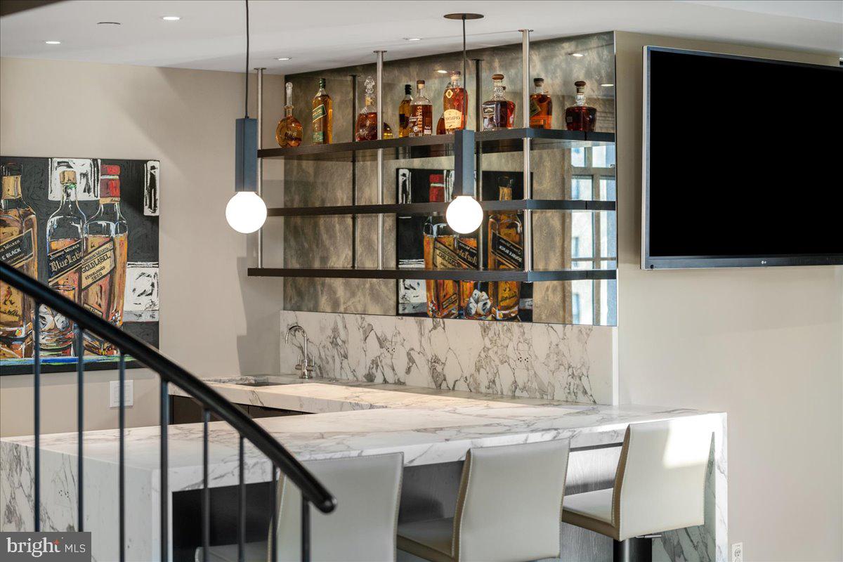 1601 Locust Street, Unit PH1 Philadelphia, PA 19102 - Photo 15 of 55 Bar