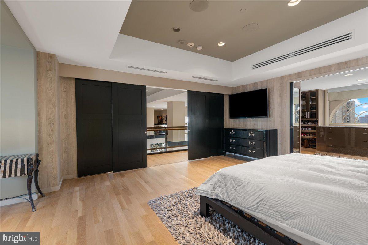 1601 Locust Street, Unit PH1 Philadelphia, PA 19102 - Photo 33 of 55 Primary Bedroom