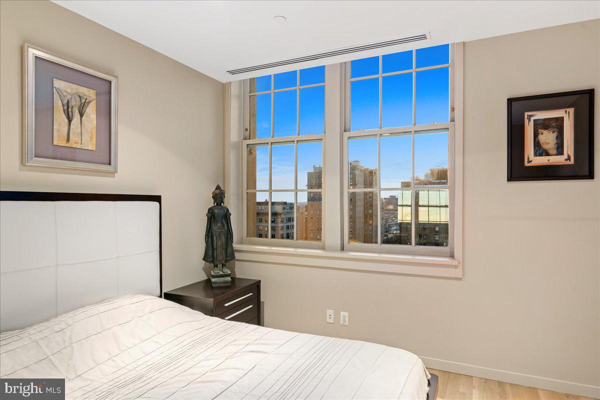 1601 Locust Street, Unit PH1 Philadelphia, PA 19102 - Photo 41 of 55 Guest Bedroom 1 with Easter Exposure