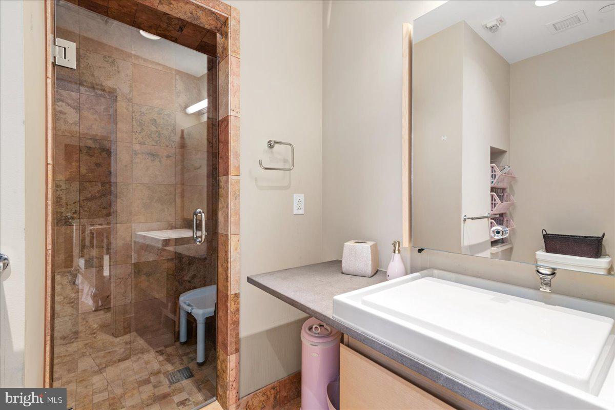 1601 Locust Street, Unit PH1 Philadelphia, PA 19102 - Photo 44 of 55 Guest Bathroom 2