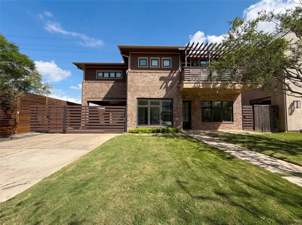 $1,455,000 | 3910 Childress Street, Houston, TX 77005