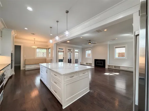 $1,455,000 | 3910 Childress Street, Houston, TX 77005