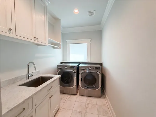 $1,455,000 | 3910 Childress Street, Houston, TX 77005