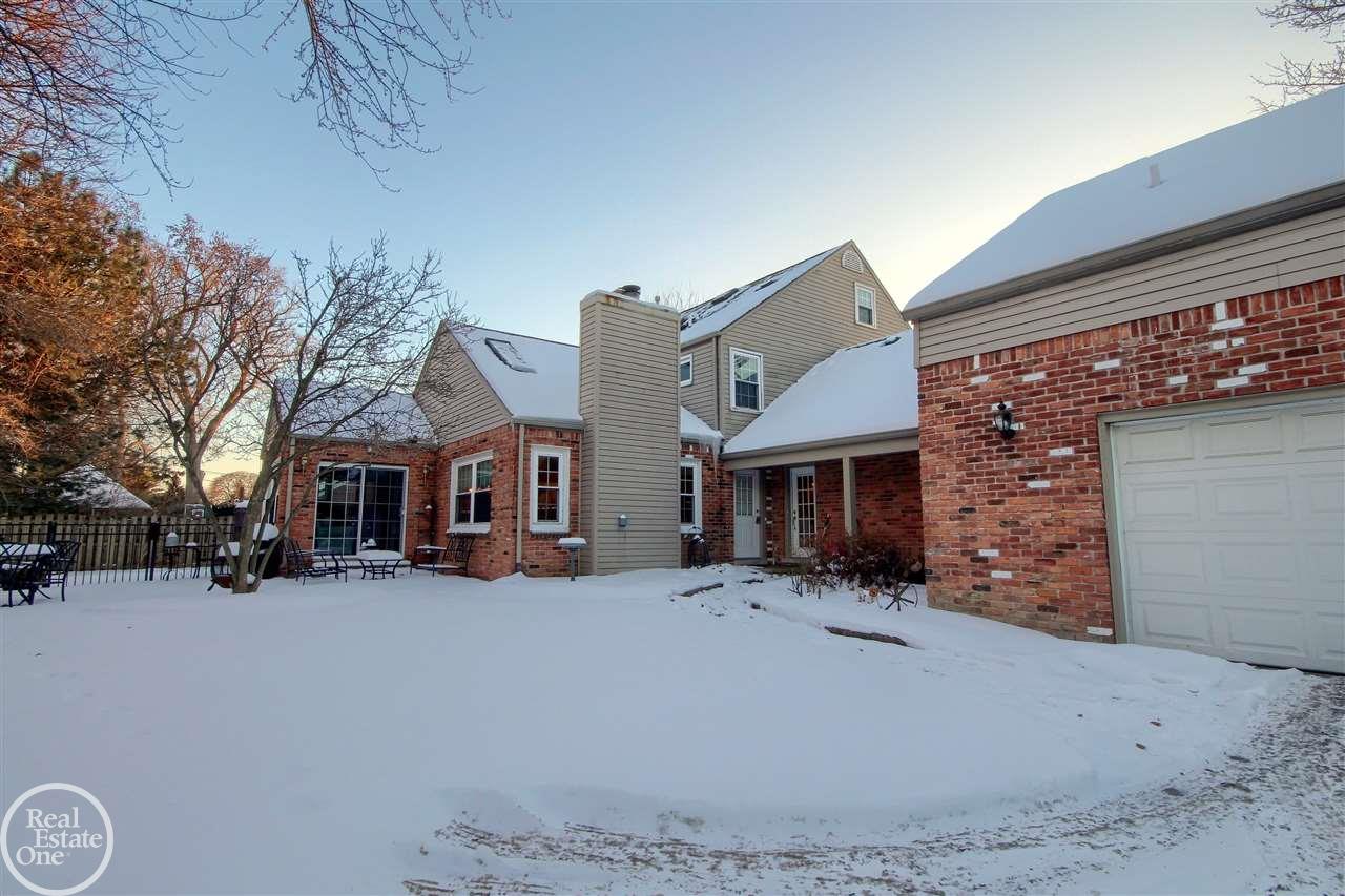 798 Pemberton Road Grosse Pointe, MI 48230 - Photo 6 of 47 Driveway off Essex