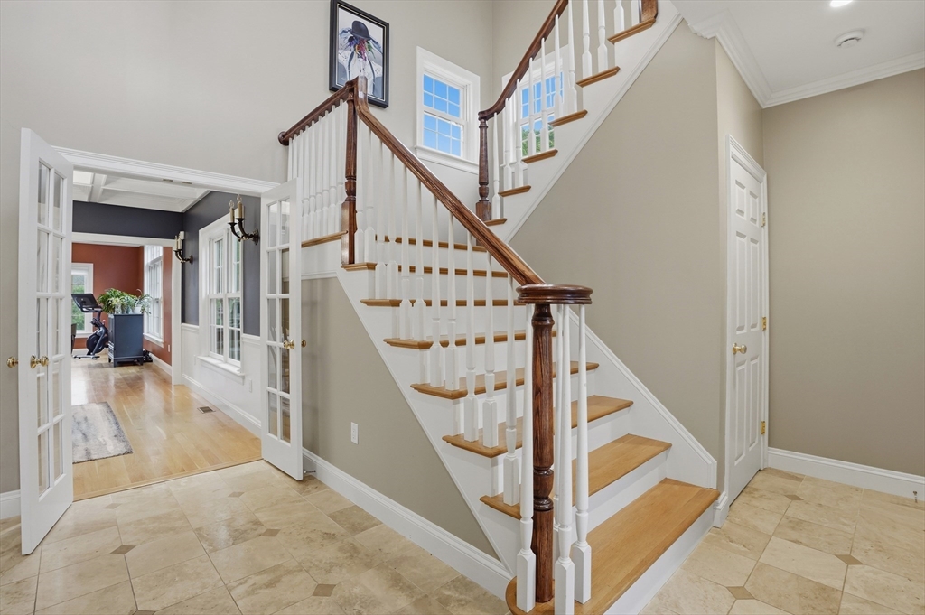 531 Salisbury Street Worcester, MA 01609 - Photo 4 of 42 a view of entryway and hall