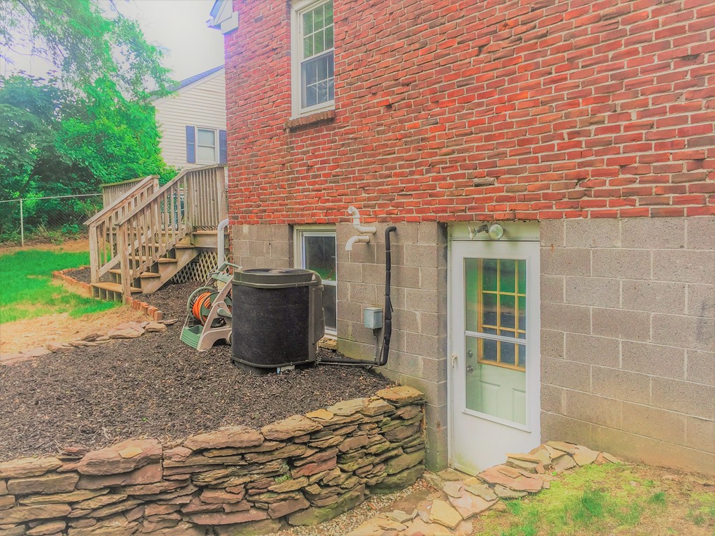 113 Granby Road South Hadley, MA 01075 - Photo 17 of 18 Gallery Image 17