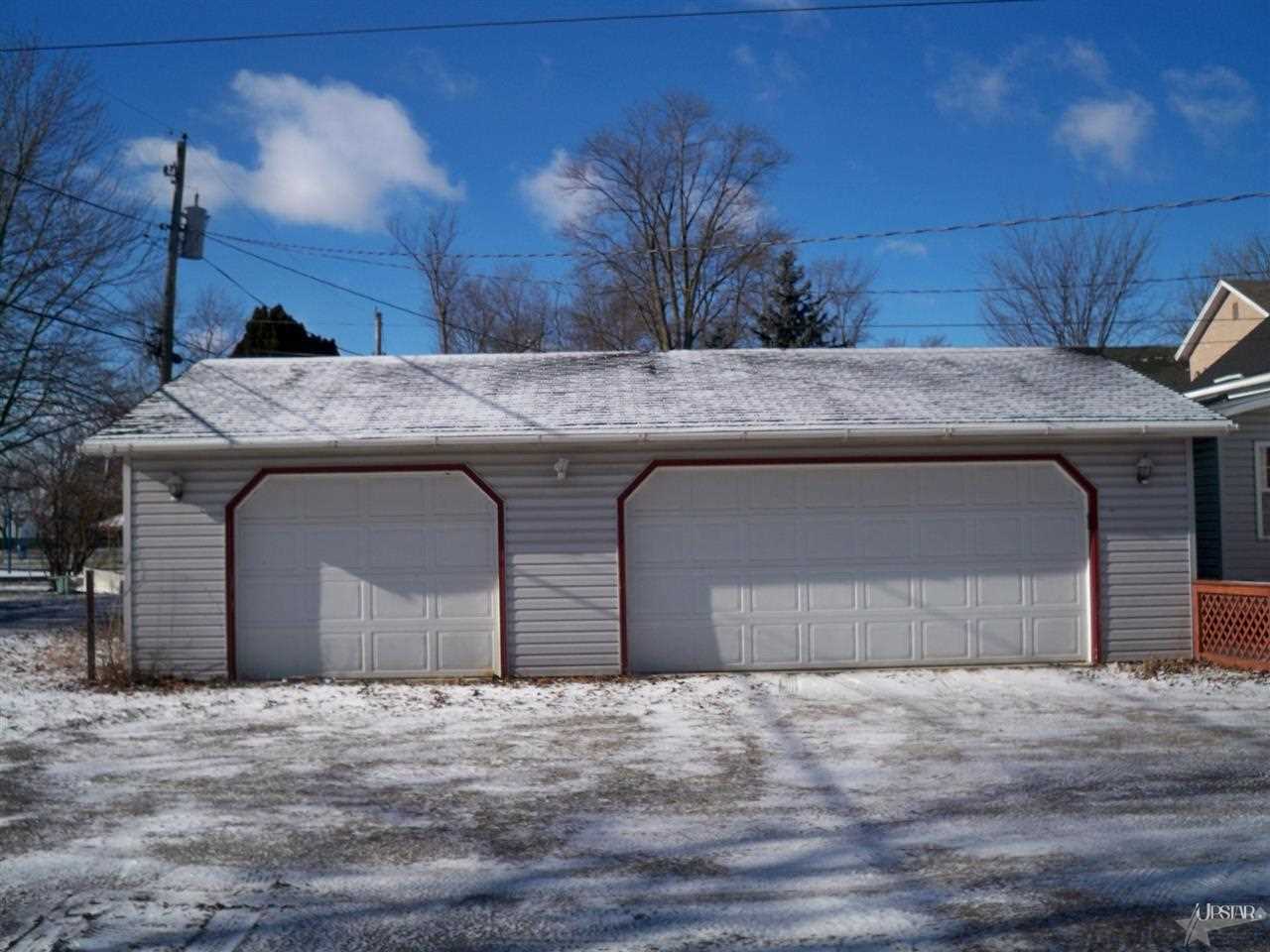 152 West Oak Street Butler, IN 46721 - Photo 4 of 28