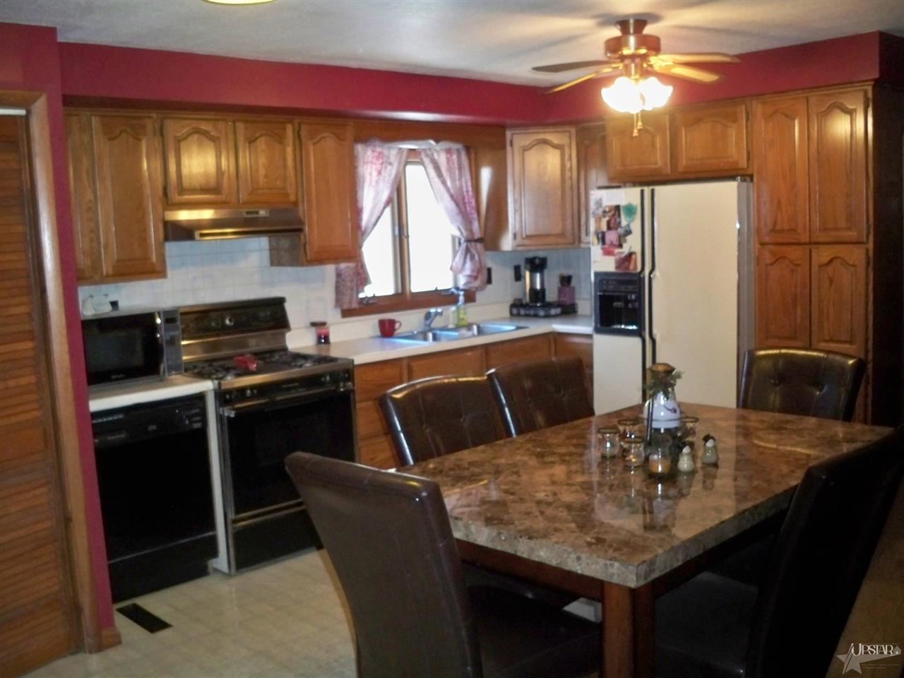 152 West Oak Street Butler, IN 46721 - Photo 5 of 28