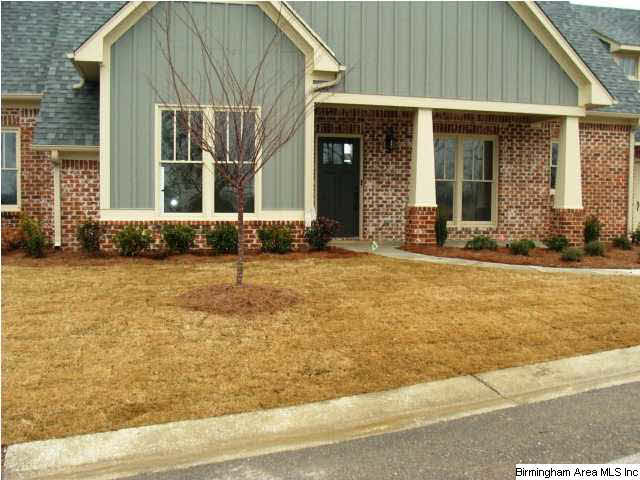 320 Oxford Way Pelham, AL 35124 - Photo 2 of 19