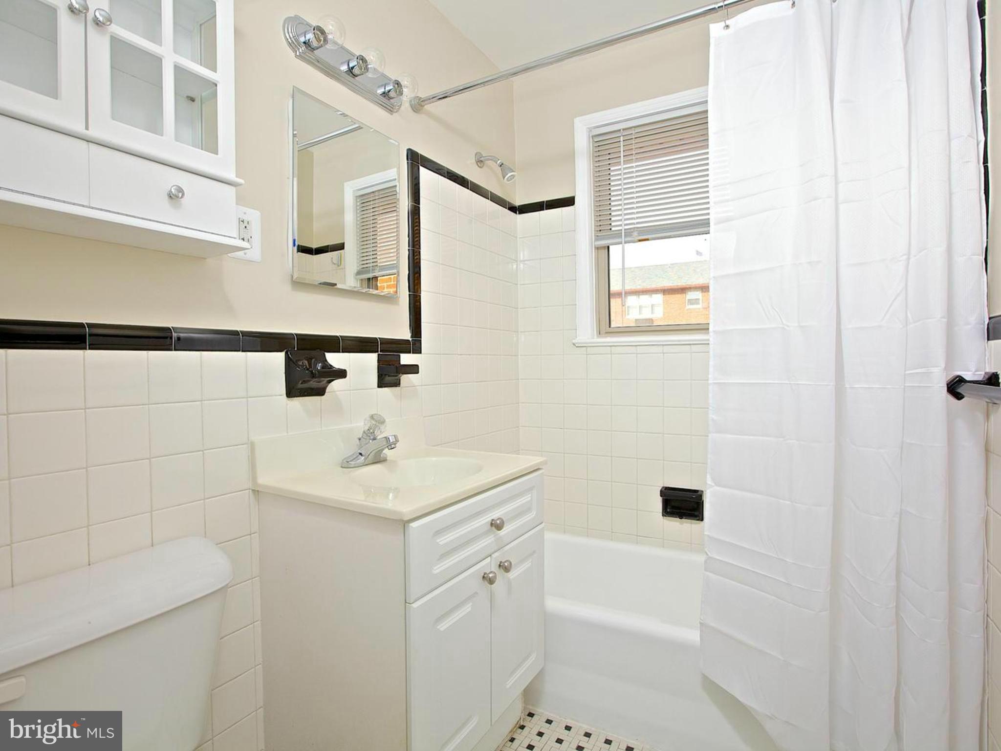 4635 20th Road North, Unit 9 Arlington, VA 22207 - Photo 15 of 29 Bath