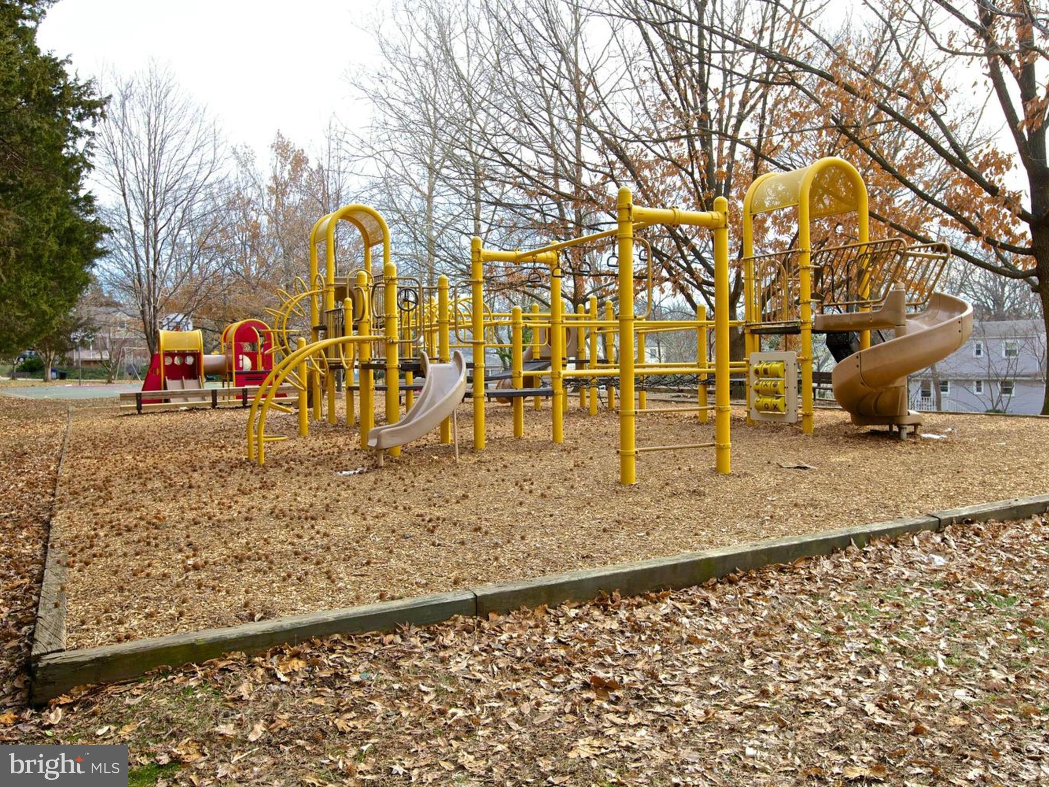 4635 20th Road North, Unit 9 Arlington, VA 22207 - Photo 18 of 29 Community