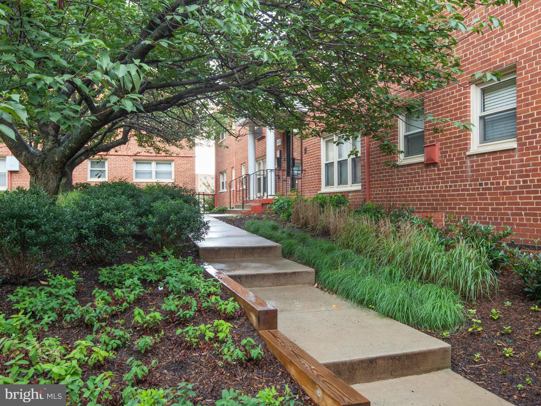 4635 20th Road North, Unit 9 Arlington, VA 22207 - Photo 3 of 29 Exterior (Front)