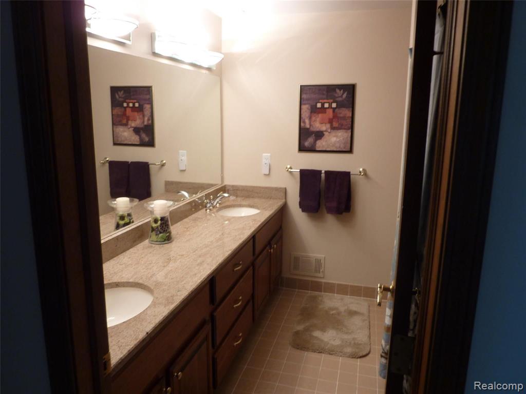 3421 Summit Ridge Drive Rochester Hills, MI 48306 - Photo 52 of 58