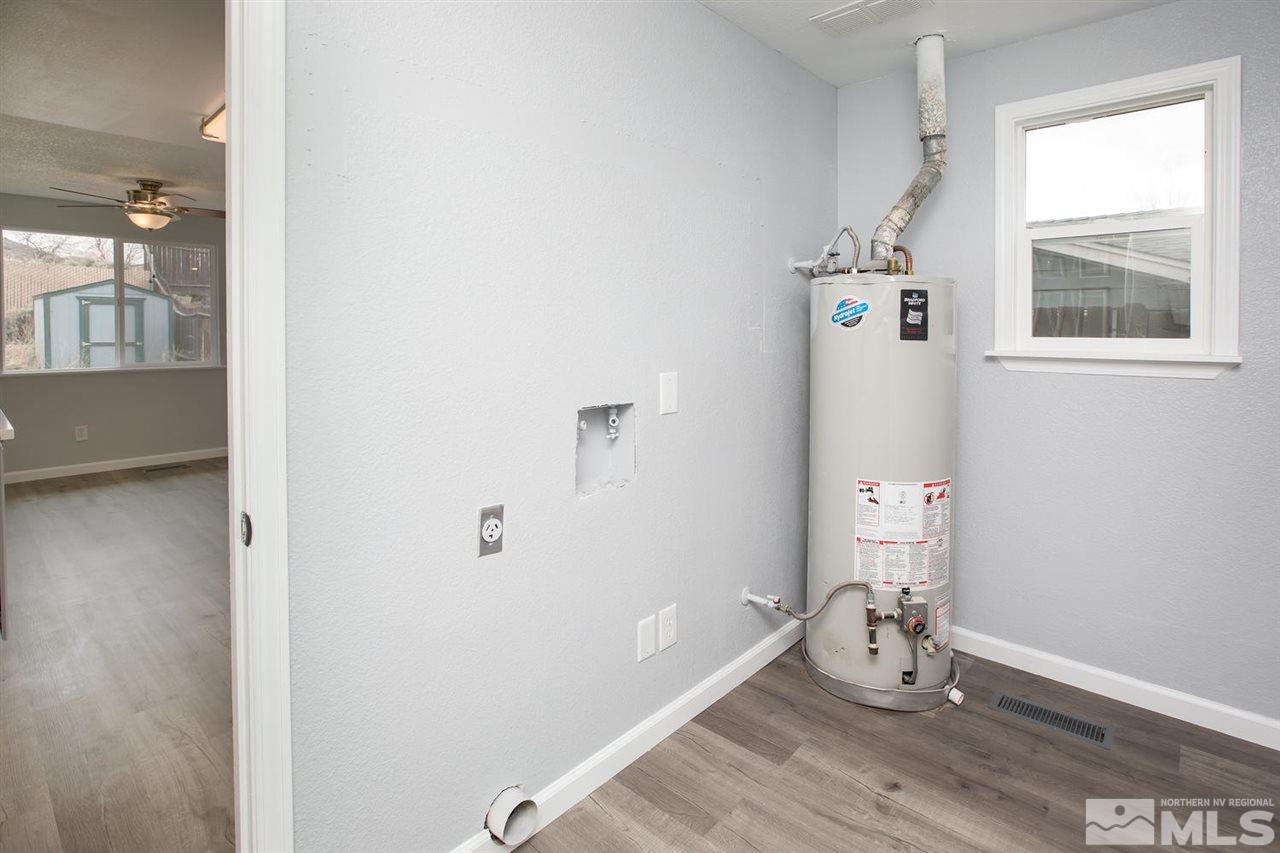 14075 Perlite Drive Reno, NV 89521 - Photo 20 of 25 a view of small space with wooden floor
