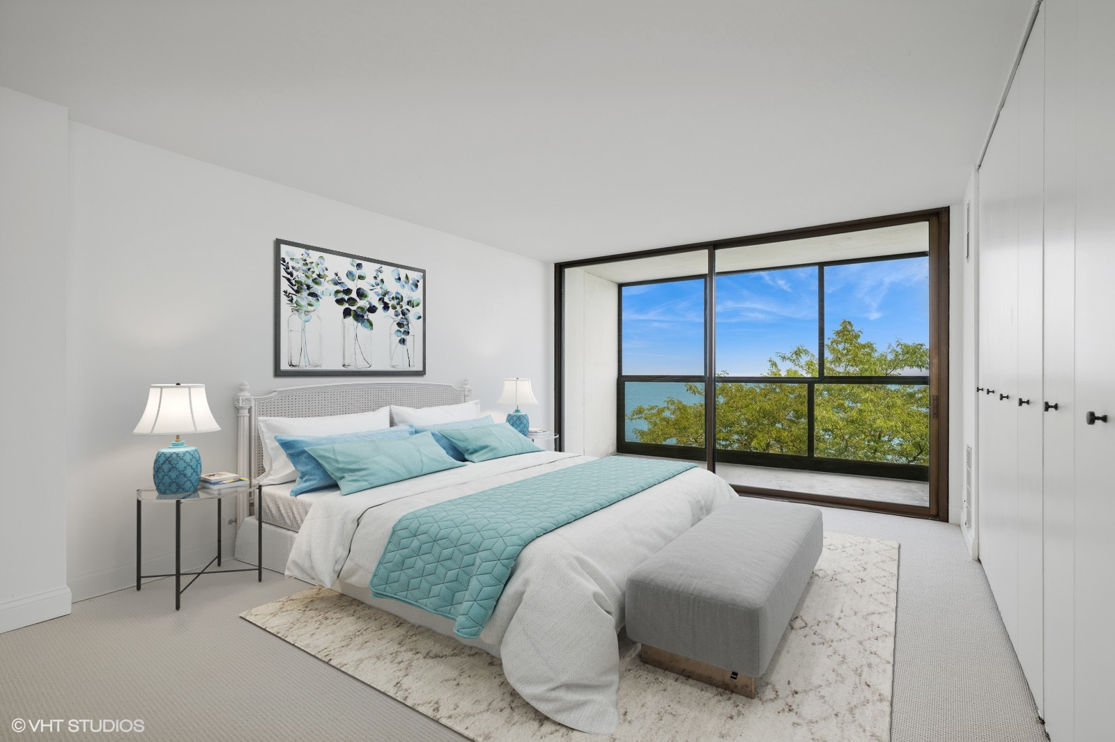 1500 Sheridan Road, Unit 4J Wilmette, IL 60091 - Photo 11 of 24 a bedroom with a large bed and a painting on the wall