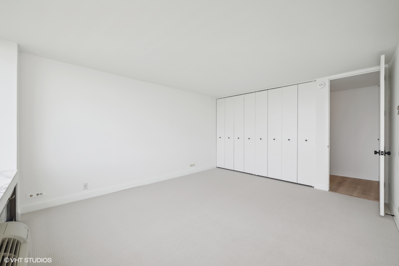 1500 Sheridan Road, Unit 4J Wilmette, IL 60091 - Photo 17 of 24 a view of an empty room