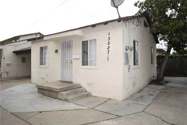 a view of a white house