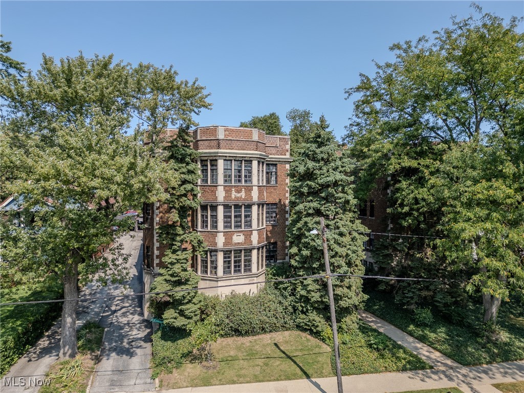 2511 Overlook Road, Unit 4 Cleveland, OH 44106 - Photo 2 of 50