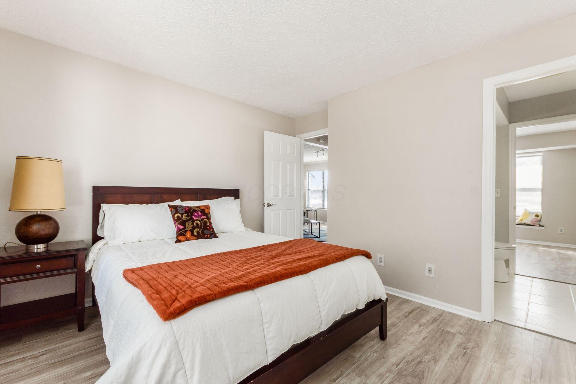 5322 Darlington Road, Unit D Columbus, OH 43220 - Photo 15 of 26 Bedroom 1