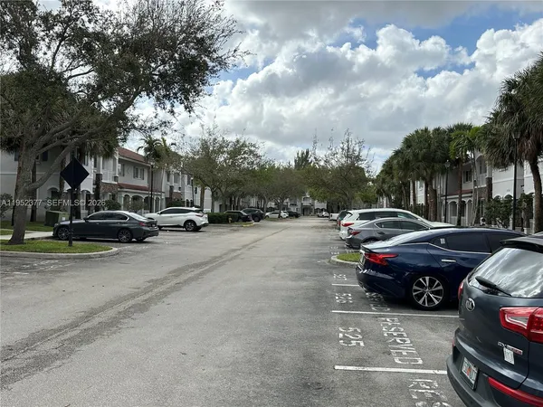 $2,300 | 2718 Southwest 82nd Avenue, Unit 104, Miramar, FL 33025