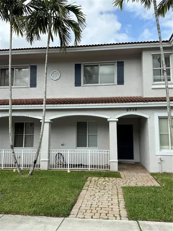 $2,300 | 2718 Southwest 82nd Avenue, Unit 104, Miramar, FL 33025