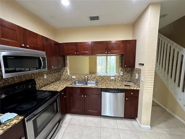 $2,300 | 2718 Southwest 82nd Avenue, Unit 104, Miramar, FL 33025
