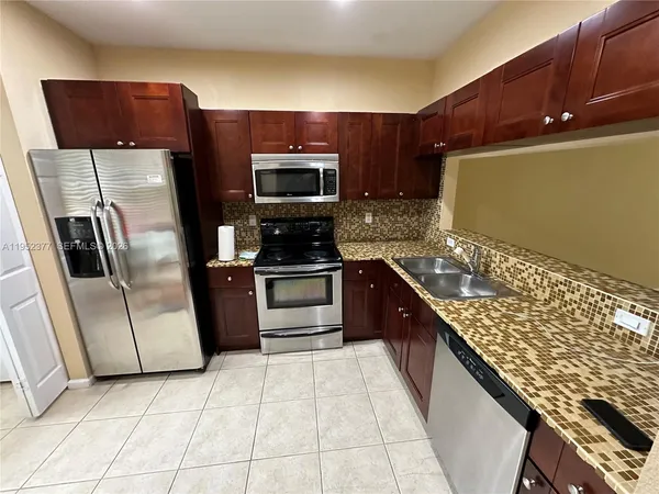 $2,300 | 2718 Southwest 82nd Avenue, Unit 104, Miramar, FL 33025