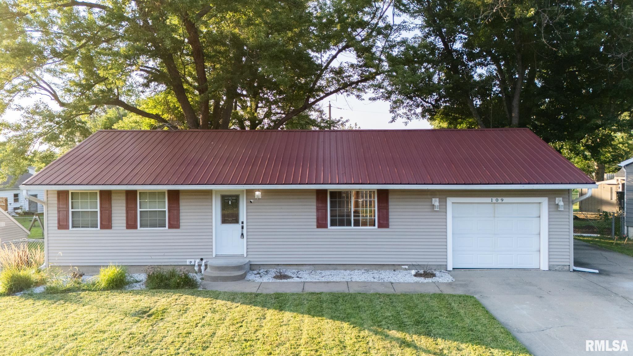 109 West Bittersweet Road Washington, IL 61571 - Photo 1 of 53 Gallery Image 1