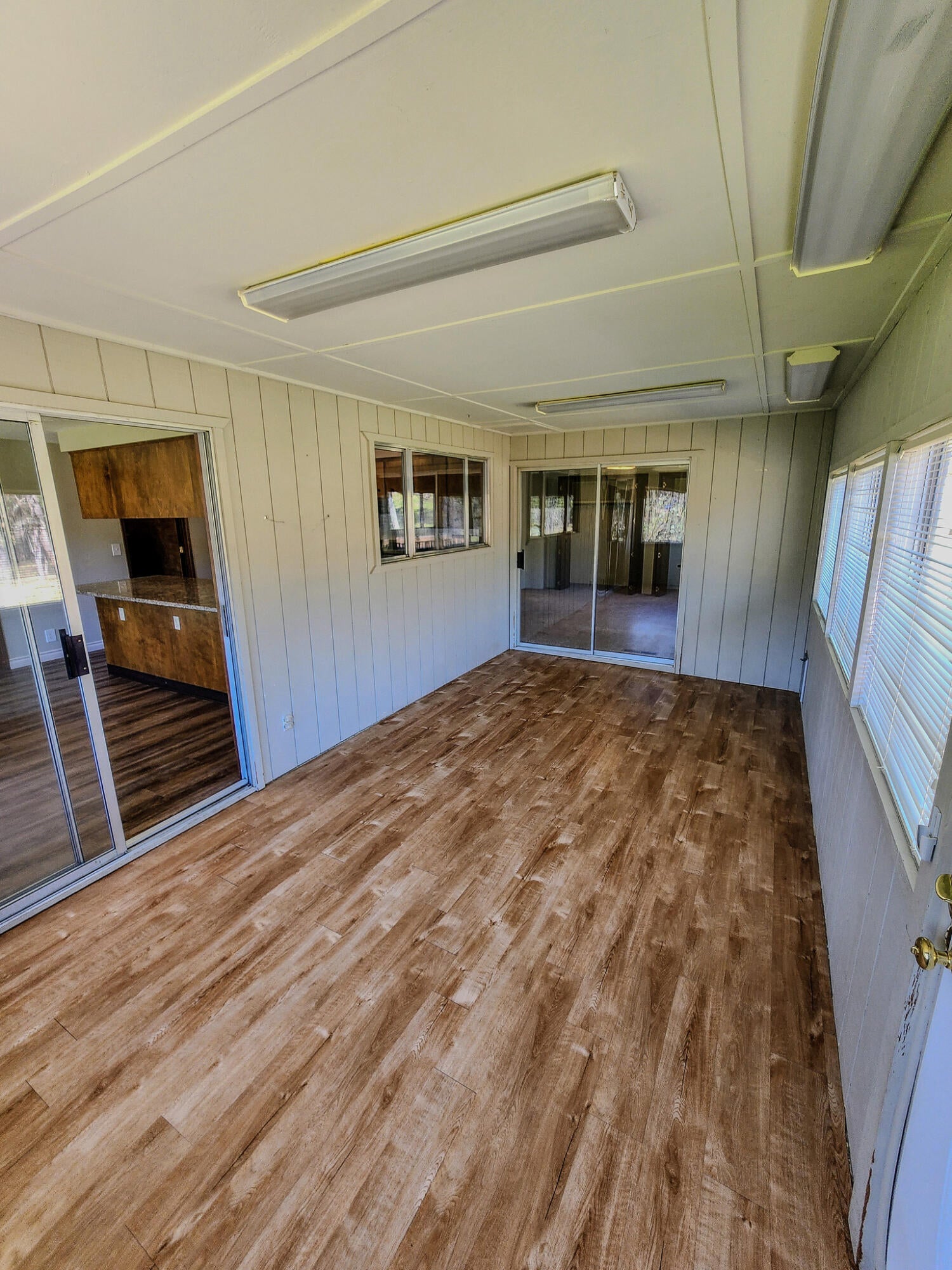 1707 Robinson Road Grants Pass, OR 97527 - Photo 20 of 40 Sunroom
