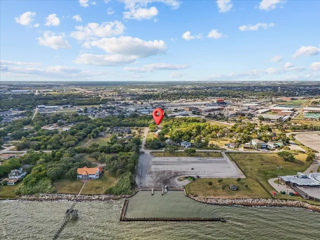 $303,500 | 101 Grove Street, La Porte, TX 77571