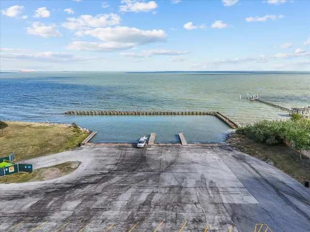 $303,500 | 101 Grove Street, La Porte, TX 77571