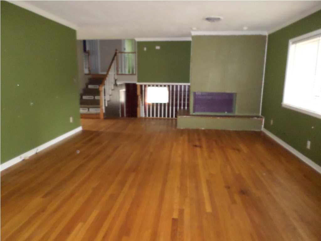 2429 Nottingham Road Jackson, MS 39211 - Photo 2 of 19 Formal Living room