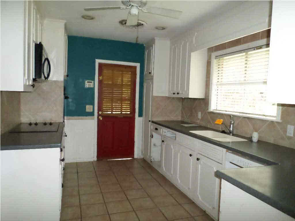 2429 Nottingham Road Jackson, MS 39211 - Photo 5 of 19 Kitchen